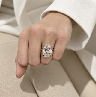 Oval solitario · 8 ct
